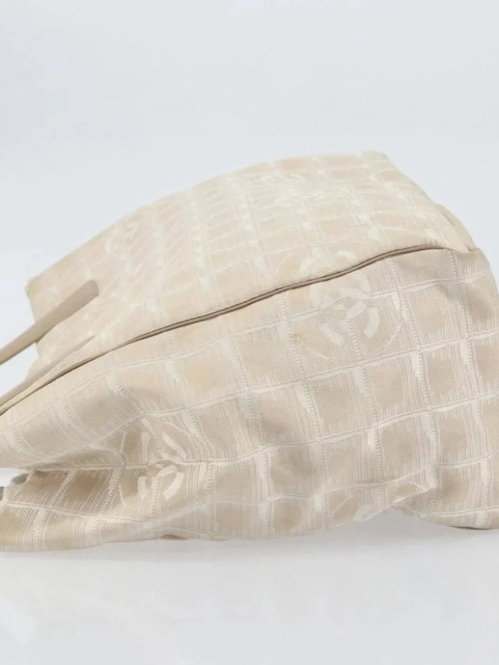 CHANEL New Travel Line Tote Bag Beige Gold CC Auth 158686